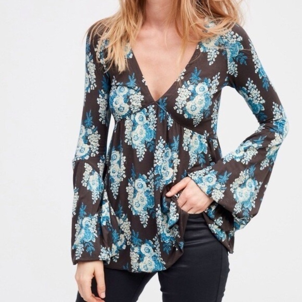 NWT Free People Speak Easy Gray Blue Floral Bell Sleeve Tunic Top Blouse Boho Sm